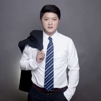 <div id= 閆坤宇 -主案設計師